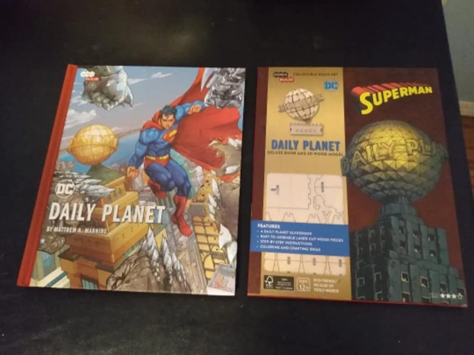 IncrediBuilds: DC Comics: Superman: Daily Planet Deluxe Book and Model Set
